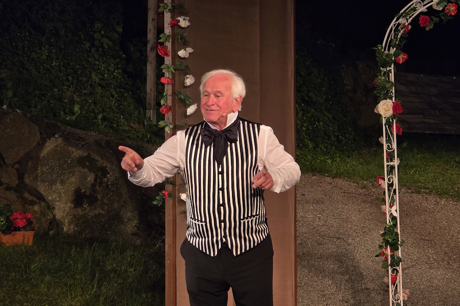 2025_Das.Maedl.aus.der.Vorstadt 4.jpg